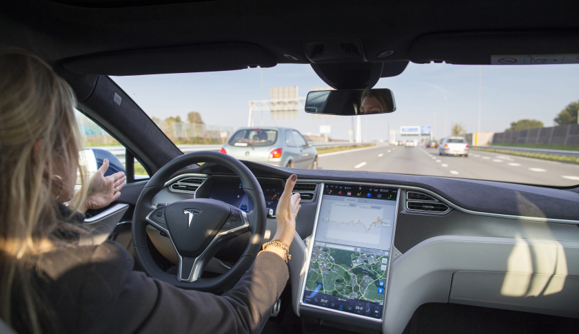 特斯拉autopilot駕駛輔助系統